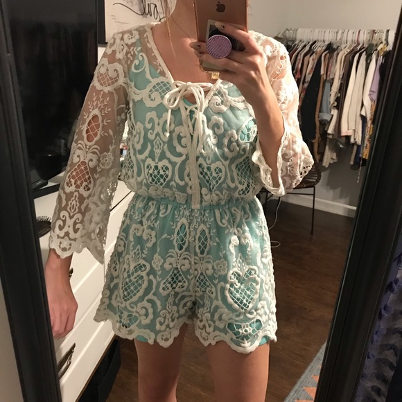 Pretty lace romper - Picture 8 of 9